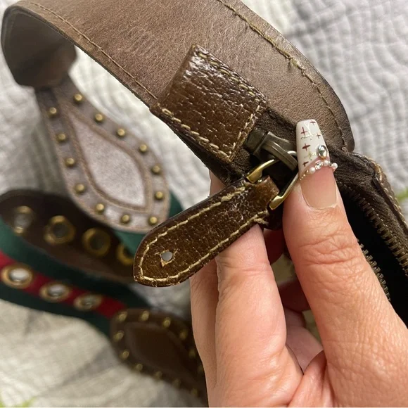 Authentic Vintage Gucci Crossbody Bag - Picture 11 of 16